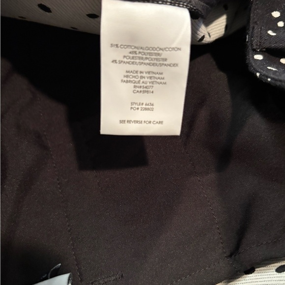 cabi 6636 NWOT Pasadena Shorts Black White Polka Dot Size 8. Slit Pockets Front - Picture 5 of 9